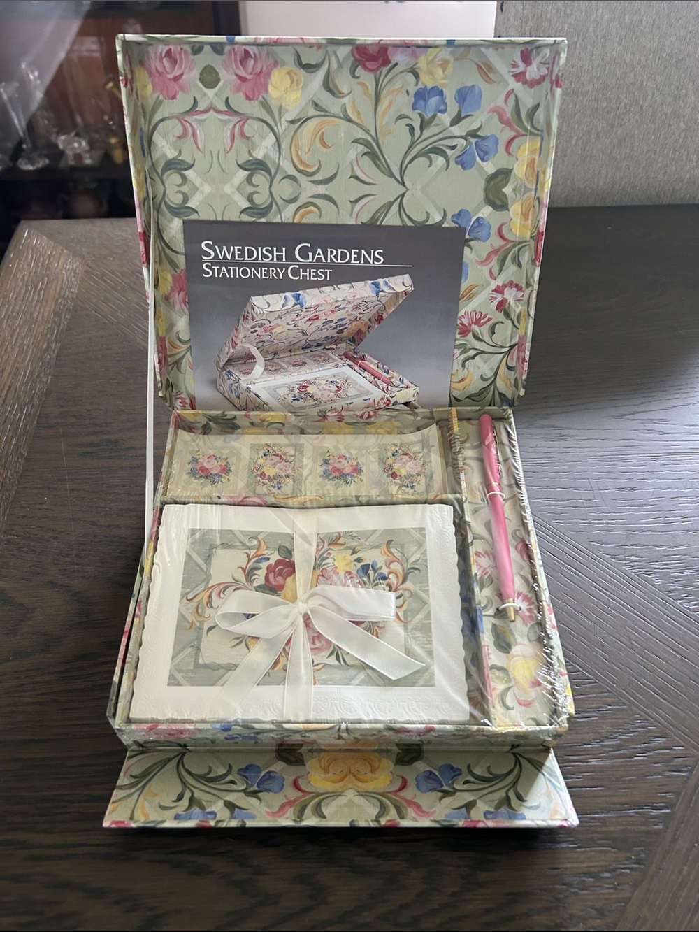 Stationery Gift Set Chest with Pink Pen NWT - Picture 5 of 9